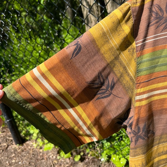 Tommy Bahama Hawaiian Print Button Up Silk Shirt Size Medium - Picture 3 of 8